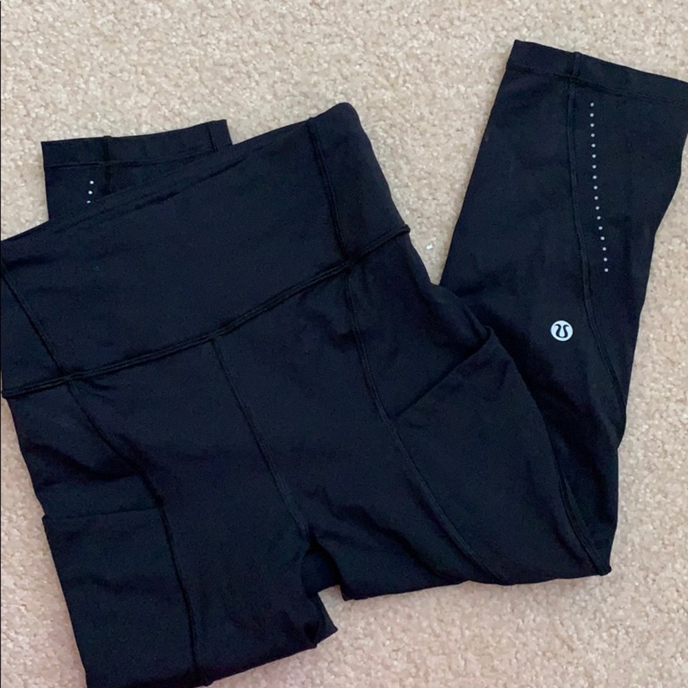 Like Perfect Lululemon Capris w. pockets
